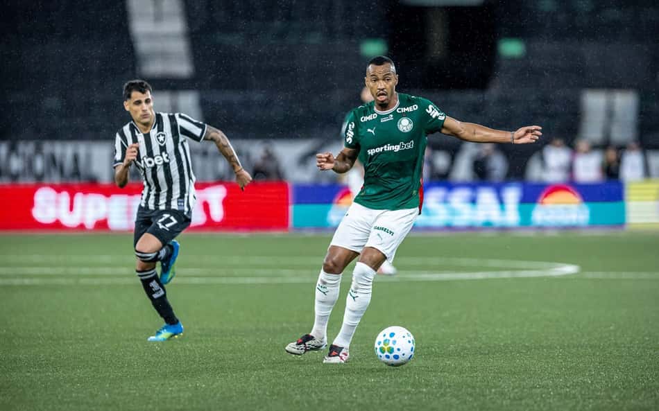 RIO DE JANEIRO (RJ), 06.09.2026 - CAMPEONATO BRASILEIRO SERIE A: BOTAFOGO x PALMEIRAS - Marlon Freitas do Palmeiras durante partida contra o Botafogo, valida pela disputa do Campeonato Brasileiro Serie A, realizada no Nilton Santos, em Rio de Janeiro, neste domingo, 6.(Foto: Affonso Andrade/Ag. F8/Folhapress)