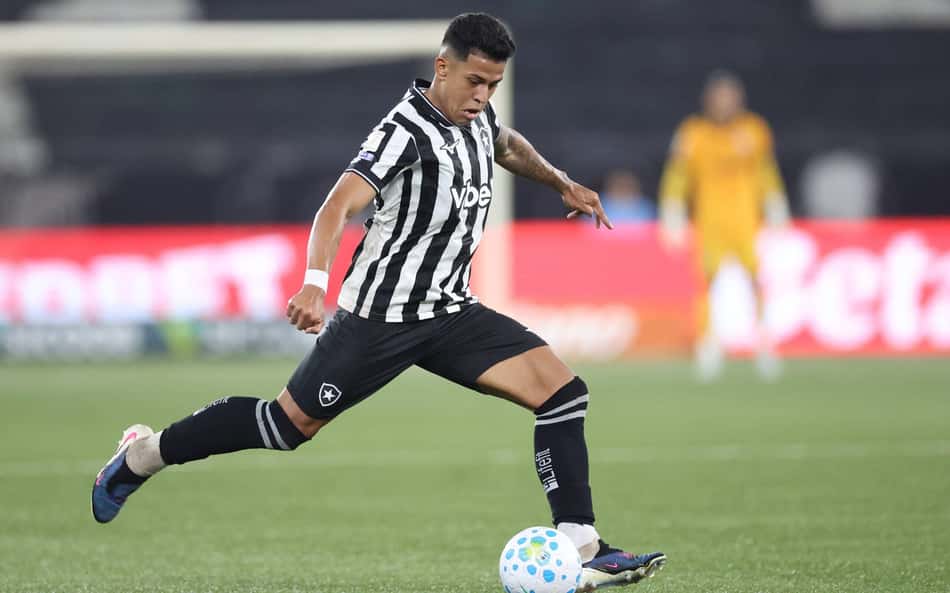Matheus Martins pode deixar o Botafogo