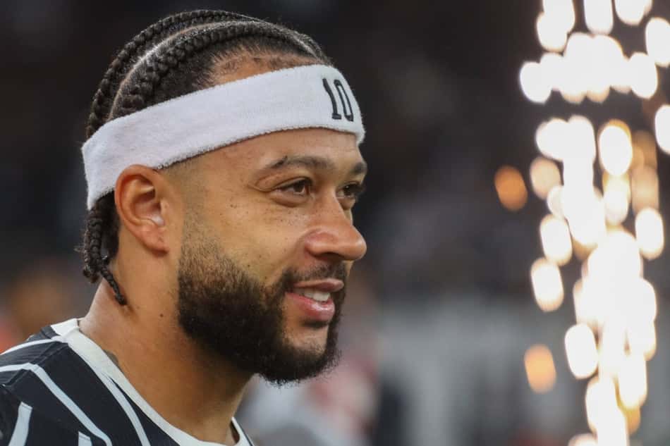Memphis Depay durante partida do Corinthians