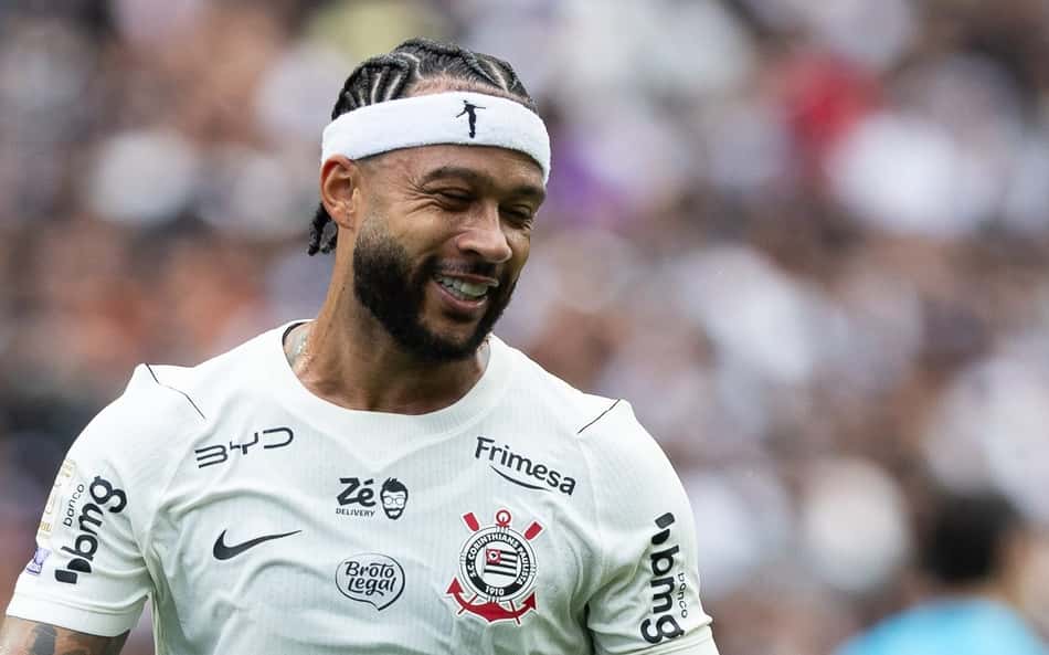 Memphis Depay durante a derrota do Corinthians para o Santos