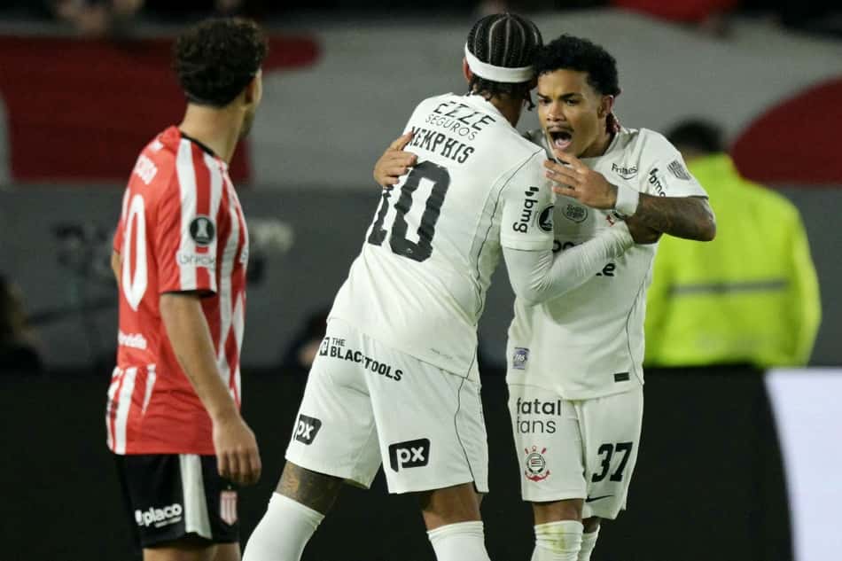 Memphis Depay e Kaio César em Estudiantes e Corinthians, pela Libertadores