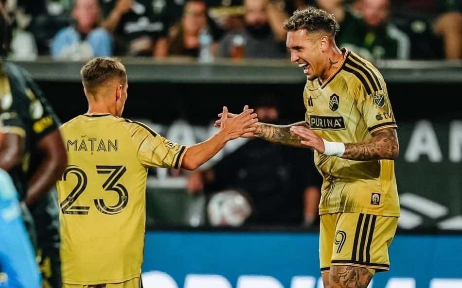 Rafael Navarro comemora gol pelo St. Louis City na MLS