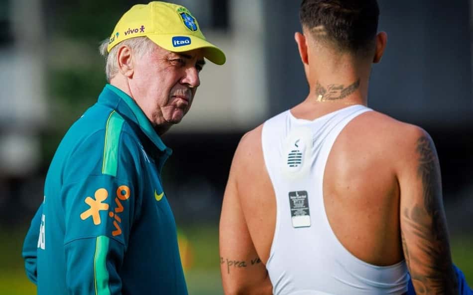 O técnico Carlo Ancelotti no treino da Seleção Brasileira em Brisbane