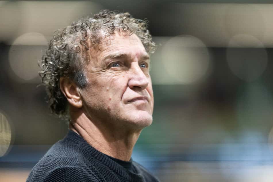 O técnico Cuca na derrota do Santos para o Altético-MG na Sul-Americana