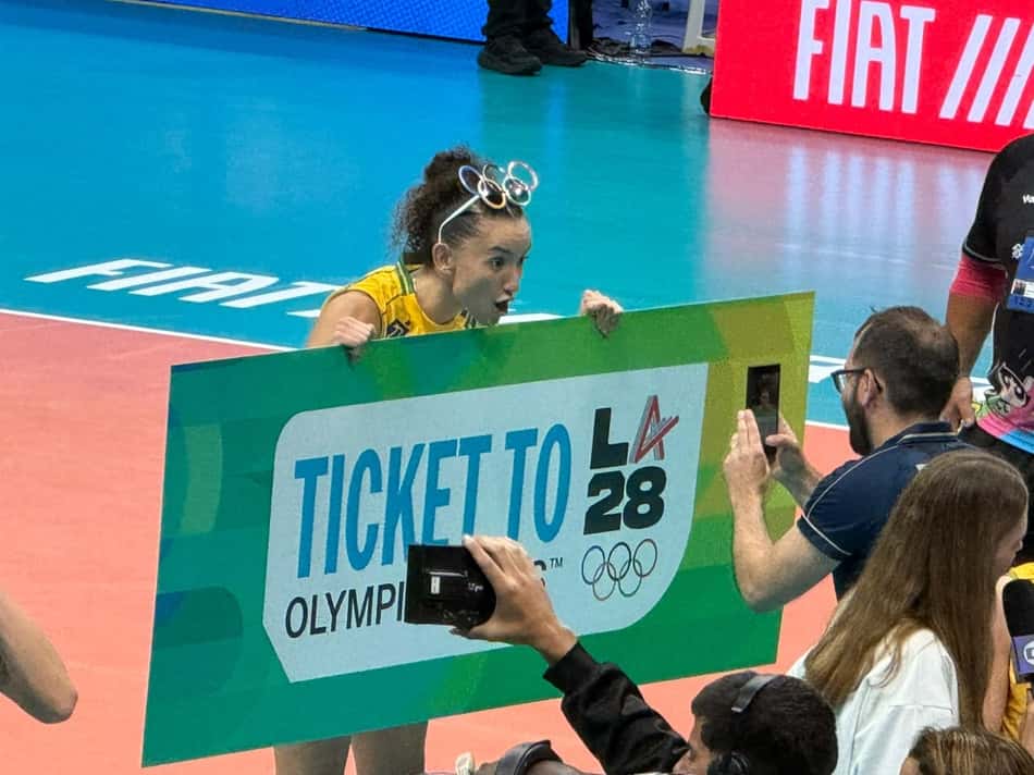 Óculos de Los Angeles! Brasil preparado para as Olimpíadas (Foto: Andressa Simões/Lance!)
