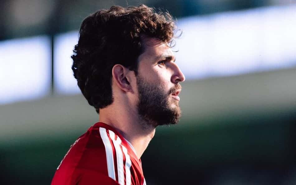 Otávio aquecendo na Vila Belmiro
