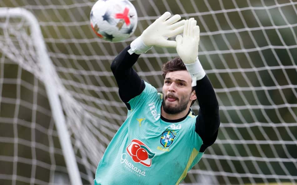 Otávio treinando na Seleção