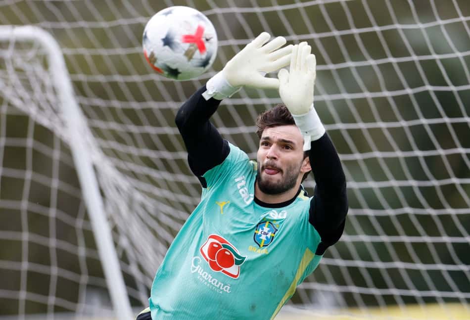 Otávio treinando na Seleção
