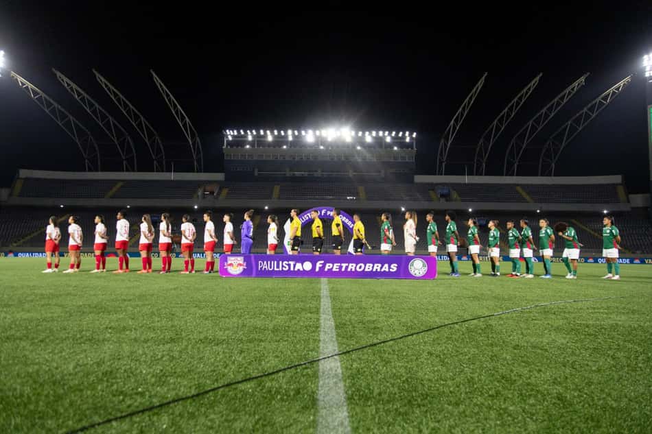 Times de RB Bragantino e Palmeiras femininos perfilados no Paulistão