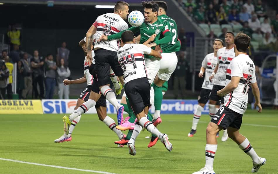 Palmeiras abre o placar contra o São Paulo, pelo Campeonato Brasileiro
