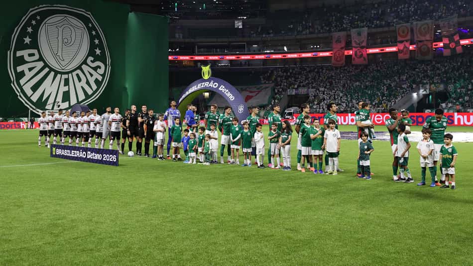 O time do Palmeiras, em jogo contra a equipe do São Paulo, pelo Brasileirão