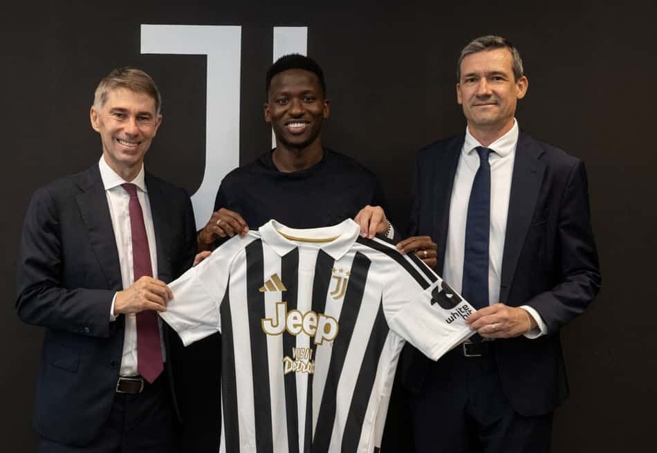 Pape Mata Sarr é apresentado como novo meia da Juventus