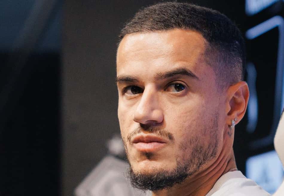 Philippe Coutinho na apresentação no Santos