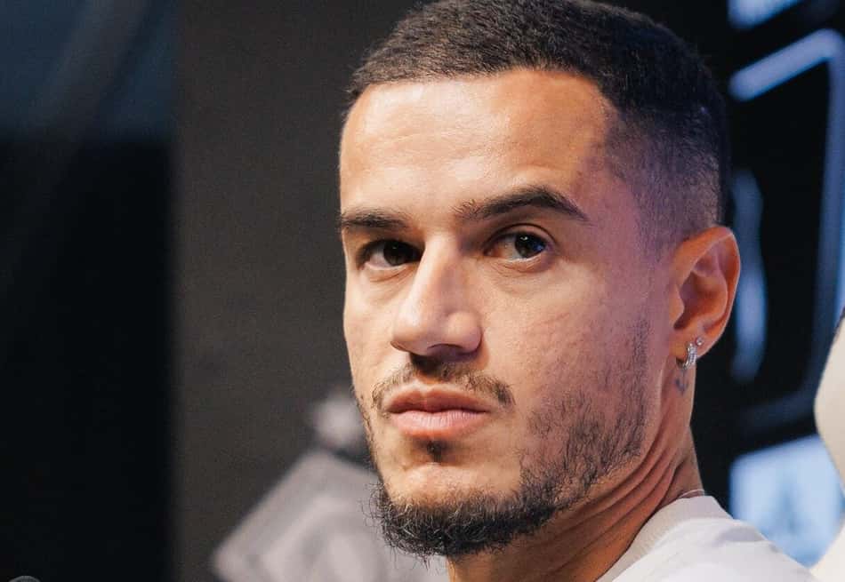 Philippe Coutinho na apresentação no Santos