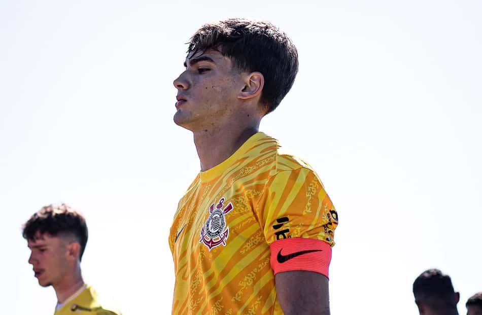 Pietro Grecco durante partida pelo Corinthians