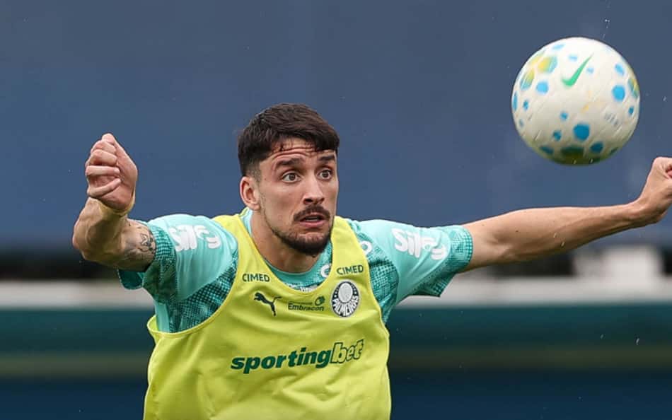 Piquerez durante treino do Palmeiras