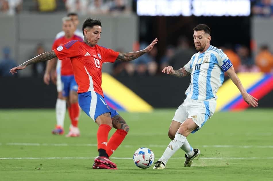 Pulgar, do Flamengo, durante partida entre Chile e Argentina
