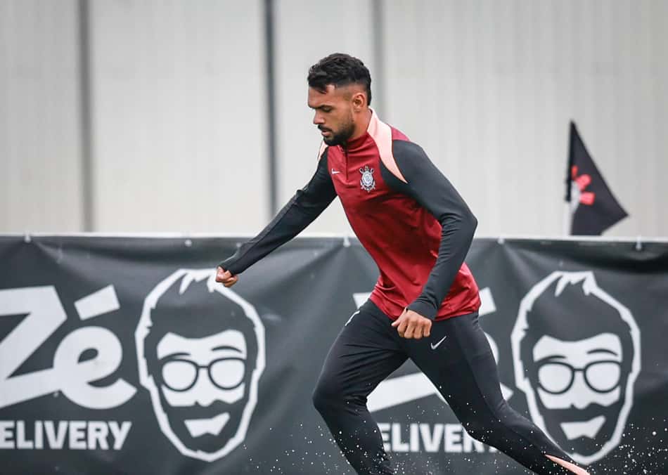 Raniele durante treino do Corinthians
