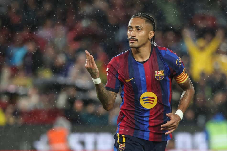 Raphinha comemora gol