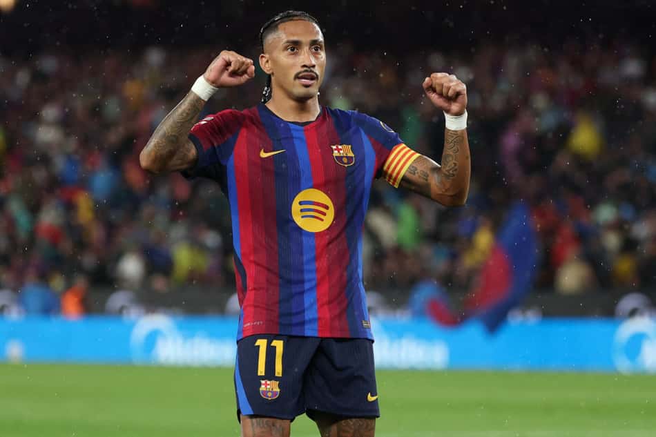Raphinha comemora gol