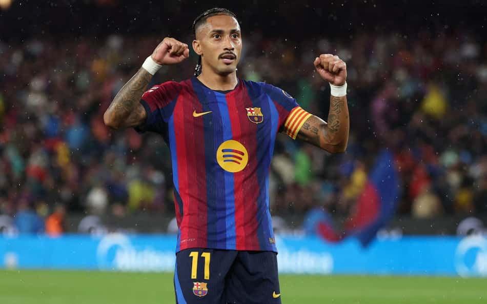 Raphinha comemora gol