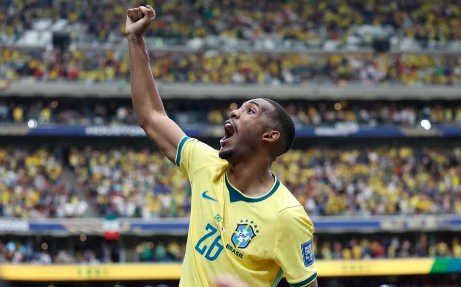 Rayan comemora vitória do Brasil sobre o Japão na Copa do Mundo