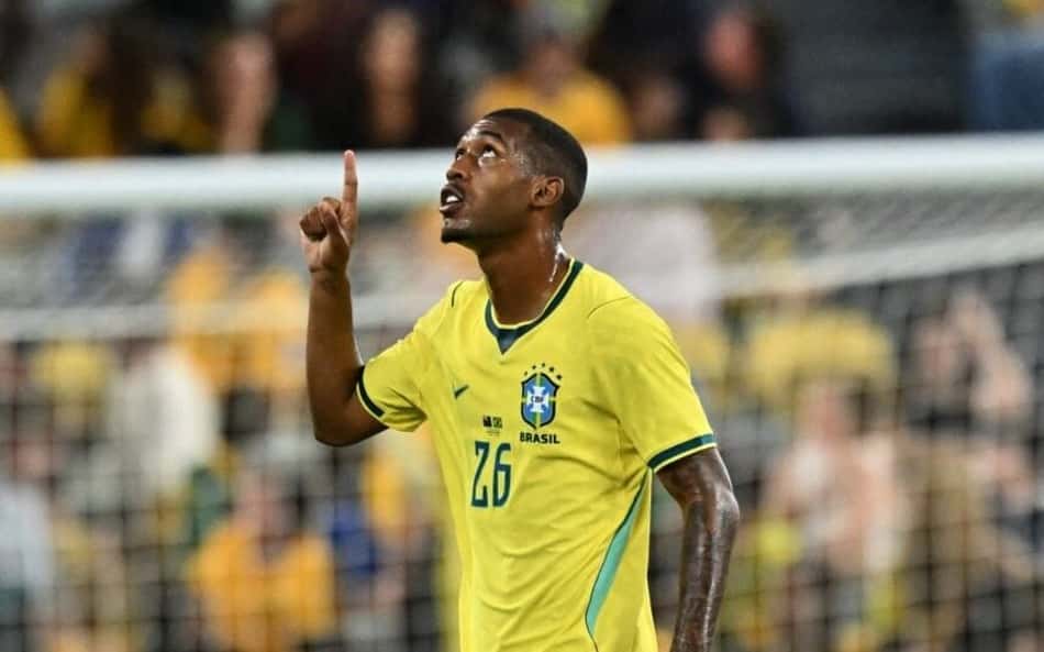 Rayan comemorando gol de empate em Austrália e Brasil, pelo amistoso internacional