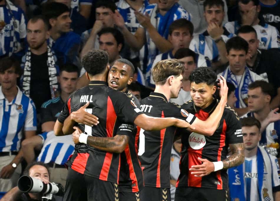 Rayan em ação pelo Bournemouth contra o Real Sociedad