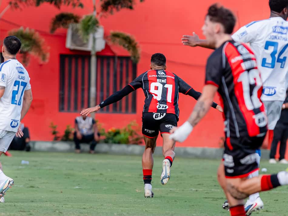 Renê comemora gol contra o Cruzeiro