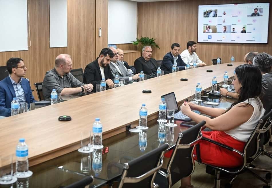 Reunião na sede da Federação Paulista de Futebol para debater o impacto da proibição das bets no país