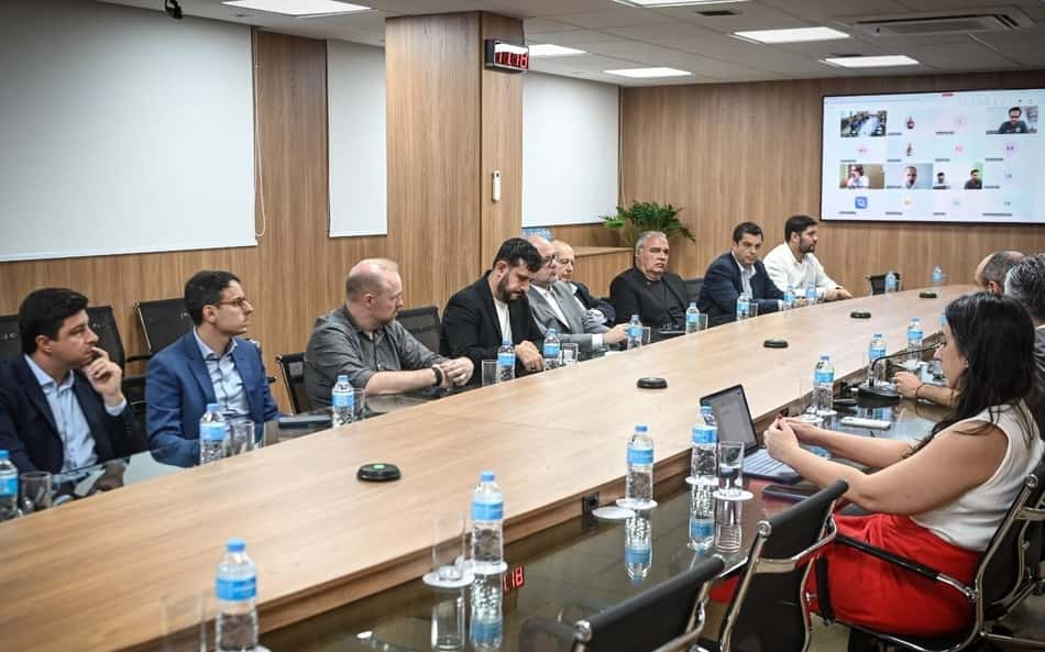 Reunião na sede da Federação Paulista de Futebol para debater o impacto da proibição das bets no país