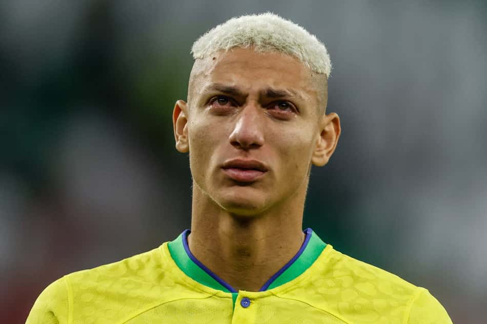 Richarlison chora após eliminação da Seleção Brasileira na Copa do Mundo do Catar