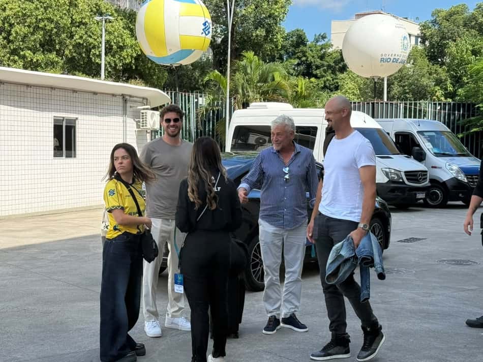 Rio 2016 presente! Os campeões olímpicos Bruninho, Lipe e Éder chegam ao Maracanãzinho para assistir a Brasil x Venezuela.