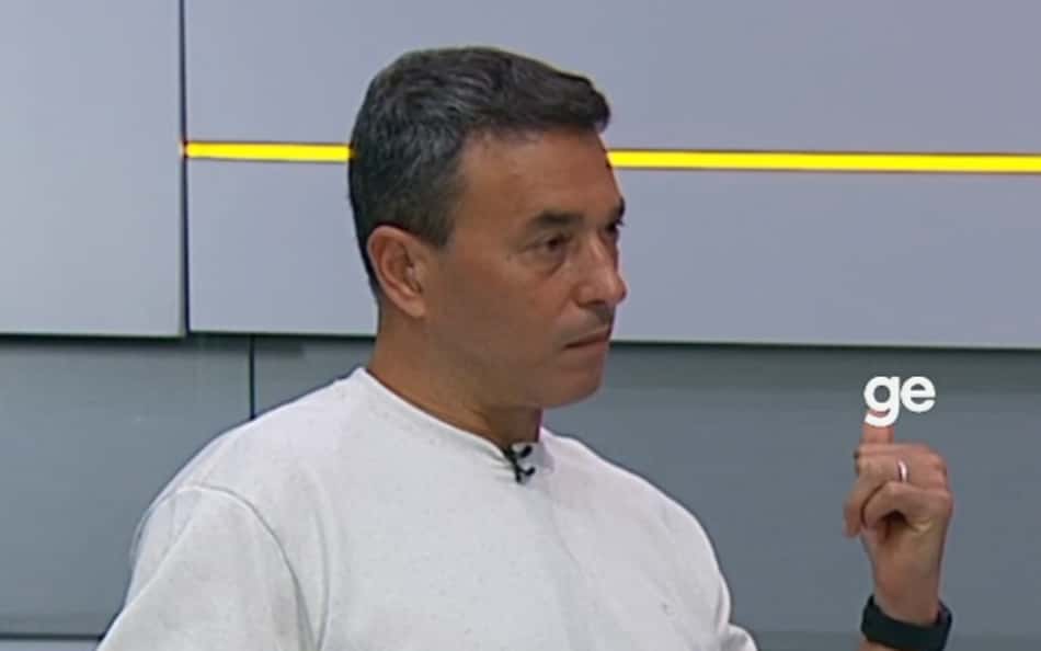 André Rizek durante a transmissão do Seleção Sportv
