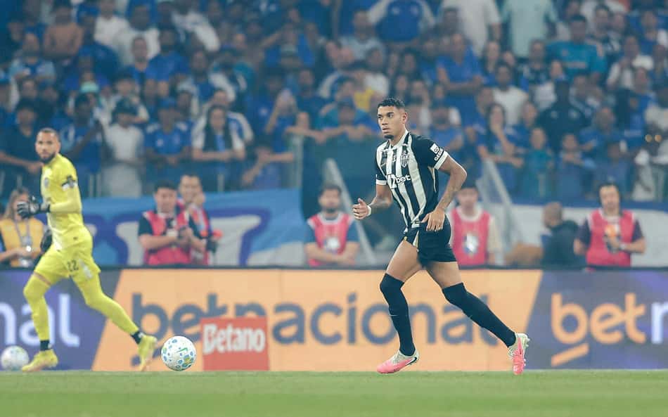Atlético x Cruzeiro: Lesão de Ruan acontece novamente em disputa com Kaio Jorge; veja