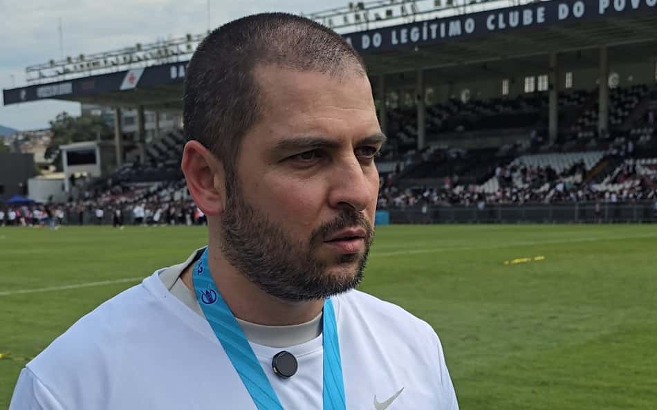 Técnico do Vasco destaca reação no segundo tempo em jogo do título