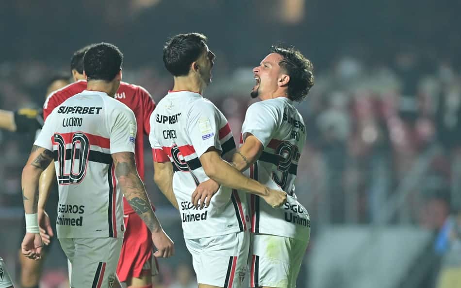 Veja gol em São Paulo x Internacional: Calleri, de pênalti, abre o placar