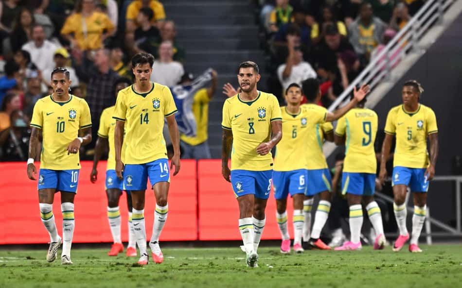 Elenco da Seleção Brasileira em campo