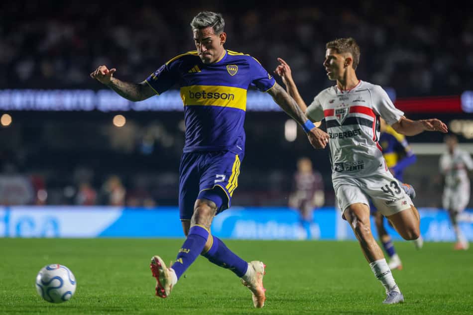 Jogadores de São Paulo e Boca Juniors durante partida