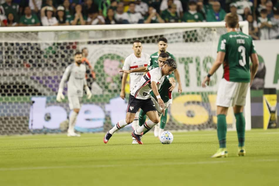 Partida entre Palmeiras e São Paulo válida pela 27. rodada do Campeonato Brasileiro no Nubank Parque em São Paulo, neste sábado (12).