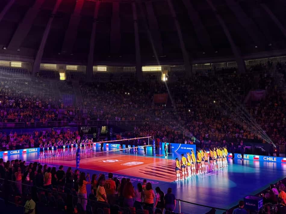 Seleções de Brasil e Chile durante hinos nacionais (Foto: Andressa Simões/Lance!)