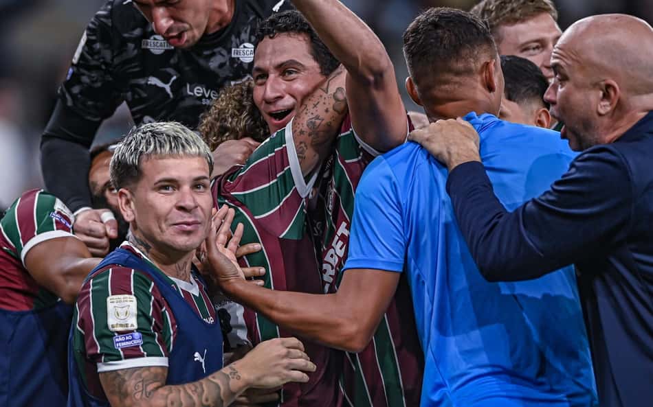 Soteldo comemora gol de Ganso no Fluminense