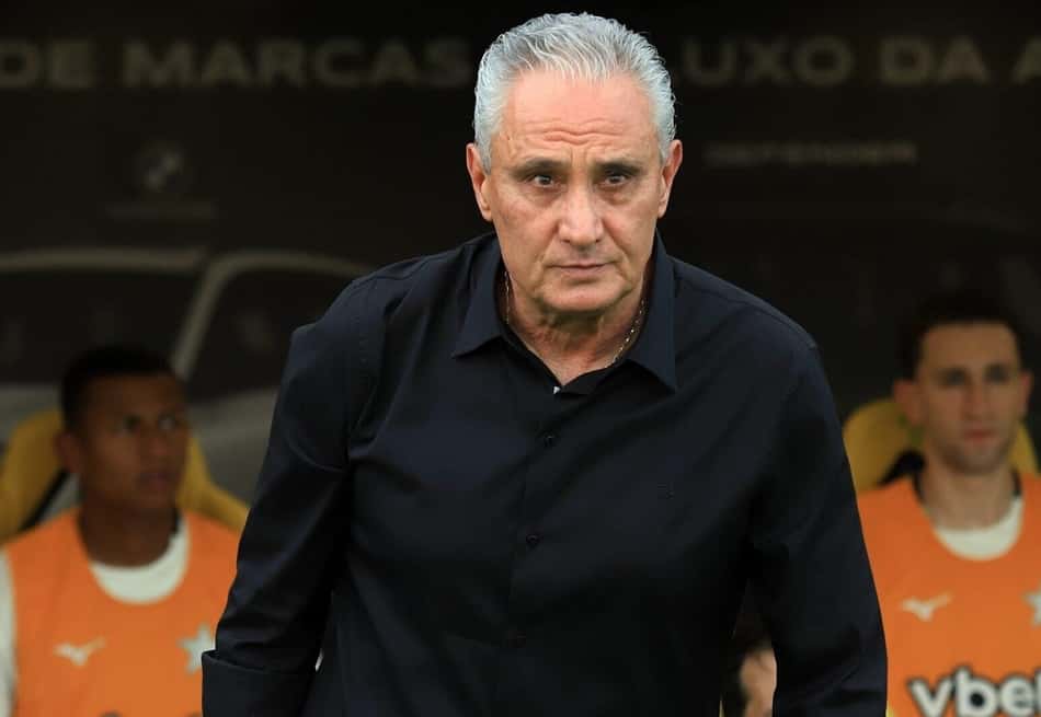 Tite à beira do campo no jogo do Botafogo contra o Mirassol