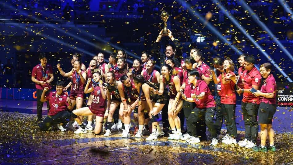 Tailândia comemorando o título do Campeonato Asiático de Vôlei (foto: Reprodução do Instagram da Federação Tailandesa de Vôlei)