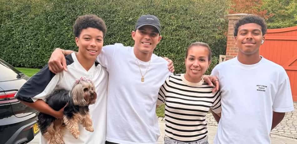 Thiago Silva, do Fluminense, com a família, em Londres