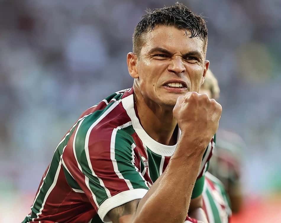 Thiago Silva comemora gol pelo Fluminense