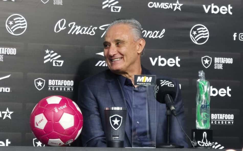 Tite foi apresentado como técnico do Botafogo (Foto: Leonardo Bessa/Lance!)