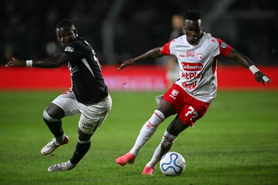 Jogadores de Santa Fe e Vasco na Sul-Americana