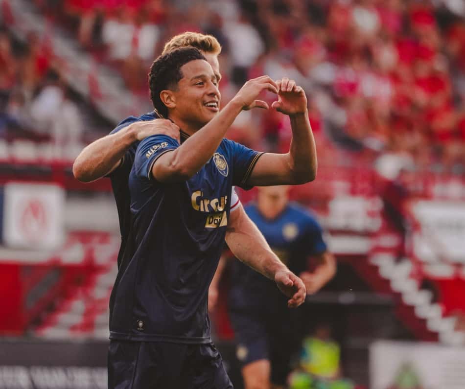 Anthony Valencia pelo Royal Antwerp
