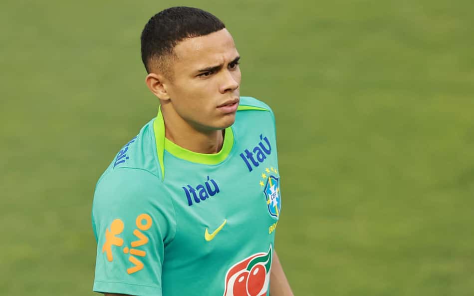 Ancelotti convoca Vanderson para a Seleção após corte de Wesley